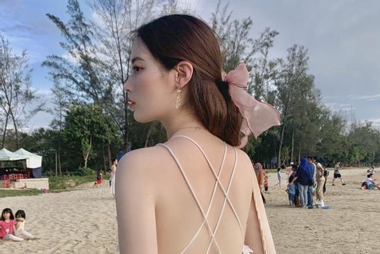 Tại sao các anh trai trốn vợ đi chơi với 'em họ' thích chụp ảnh thân mật?