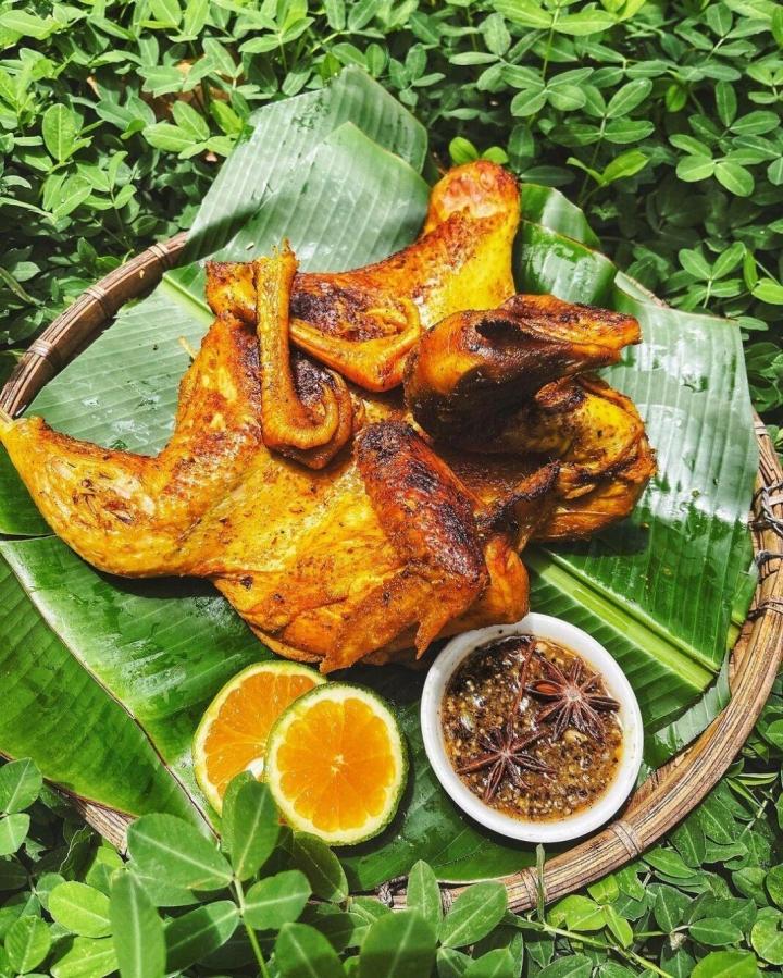 Lên Đăk Lăk ăn gà nướng Bản Đôn, món ngon của núi rừng-1