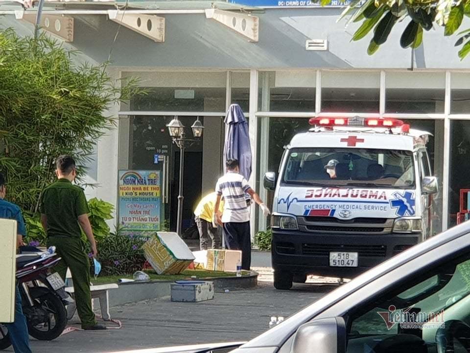 Cháy tại chung cư Carillon 5, 2 mẹ con nhảy từ tầng 10 xuống đất tử vong-4