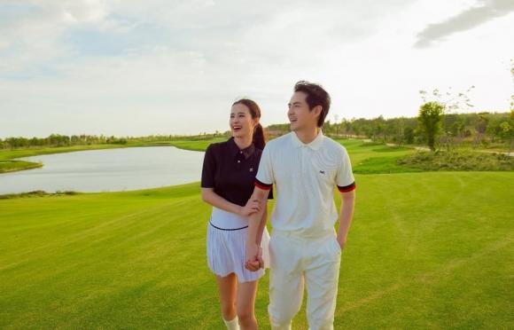 Đông Nhi lên hot search vì nương tựa Ông Cao Thắng ở sân golf-1