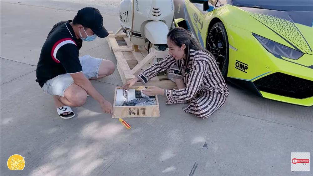 Danh tính nữ đại gia Bạc Liêu chi 1,5 tỷ tậu Vespa Dior-3