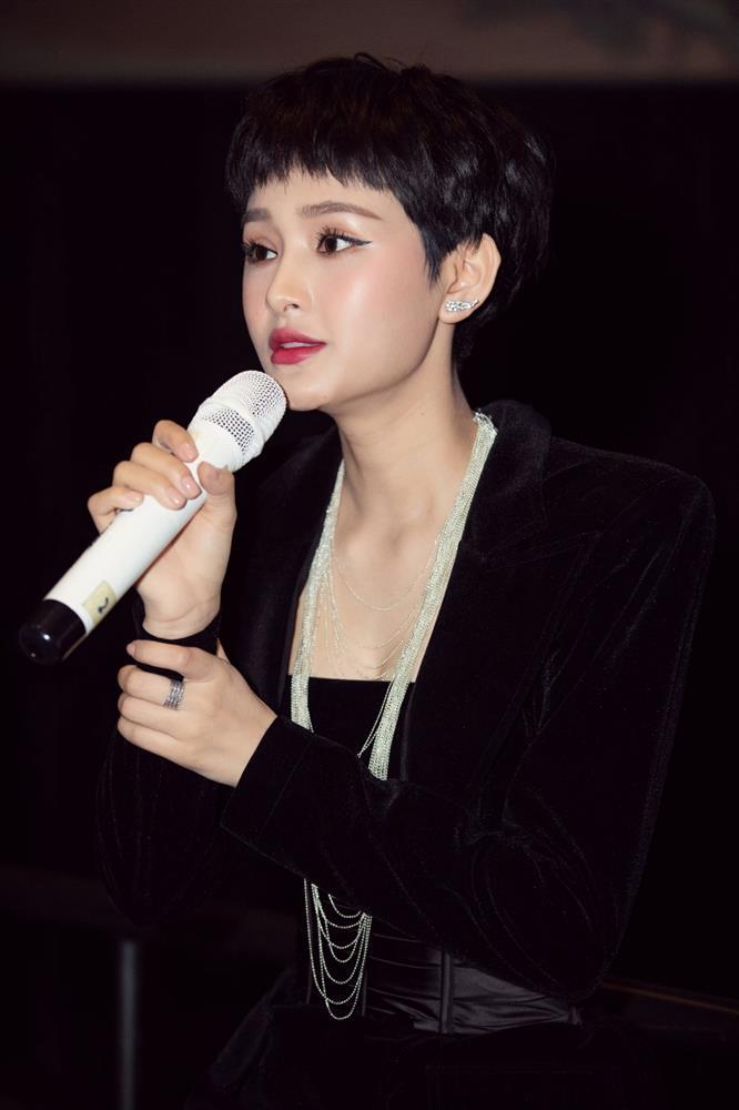 Dân mạng chê cát-xê của Hiền Hồ quá cao so với thực lực-2