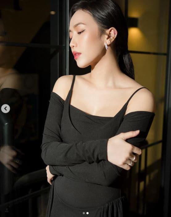 Diệu Nhi lại lộ bụng to như gái mới đẻ-3