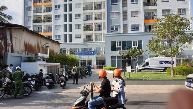 Cháy chung cư Carillon 5: Nghi vấn nạn nhân tẩm xăng đốt nhà tự tử-2