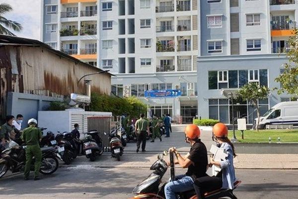 Nhân chứng kể lại 2 mẹ con nhảy từ tầng 10 chung cư xuống đất-4