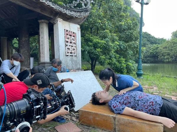 Dở khóc dở cười với những cảnh quay dưới nước của phim Việt-3