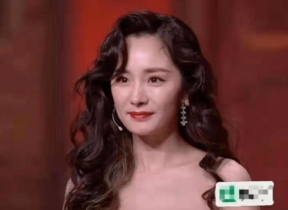 Địch Lệ Nhiệt Ba và dàn sao Hoa ngữ bị chê già trước tuổi-10