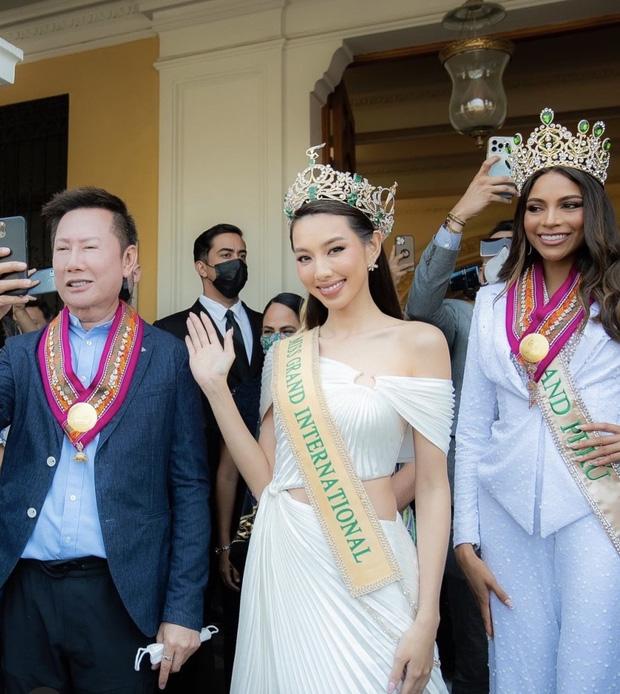 Miss Grand International Thùy Tiên lòi bé mỡ tứ tung vì ham ăn?-2