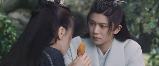 Bị Nhậm Gia Luân ép chạm chỗ hiểm, Địch Lệ Nhiệt Ba xử lý sao?-2