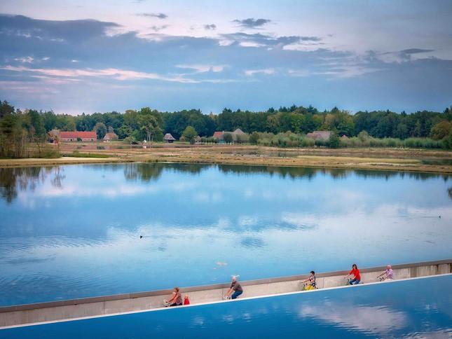 Đạp xe chill với view mây nước trên cung đường đẹp nhất tại Bỉ-3