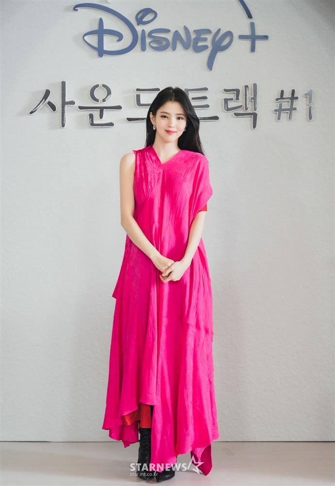 Han So Hee xuất hiện tươi tắn sau lùm xùm nợ tiền của mẹ-6