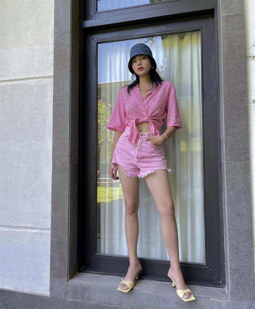 Học Kỳ Duyên - Minh Triệu phối đồ đi du lịch biển chill hết nấc-1