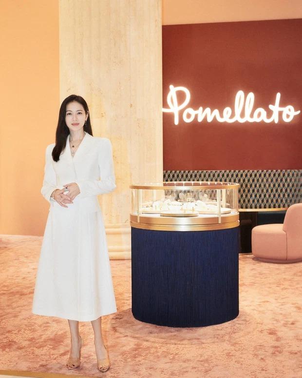 Son Ye Jin bị soi vòng bụng giữa tin đồn có thai với Hyun bin-3