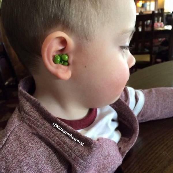 Loạt trò nghịch dại oái oăm của lũ trẻ, bố mẹ không tức điên mới lạ-1