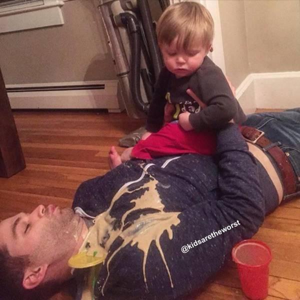 Loạt trò nghịch dại oái oăm của lũ trẻ, bố mẹ không tức điên mới lạ-2