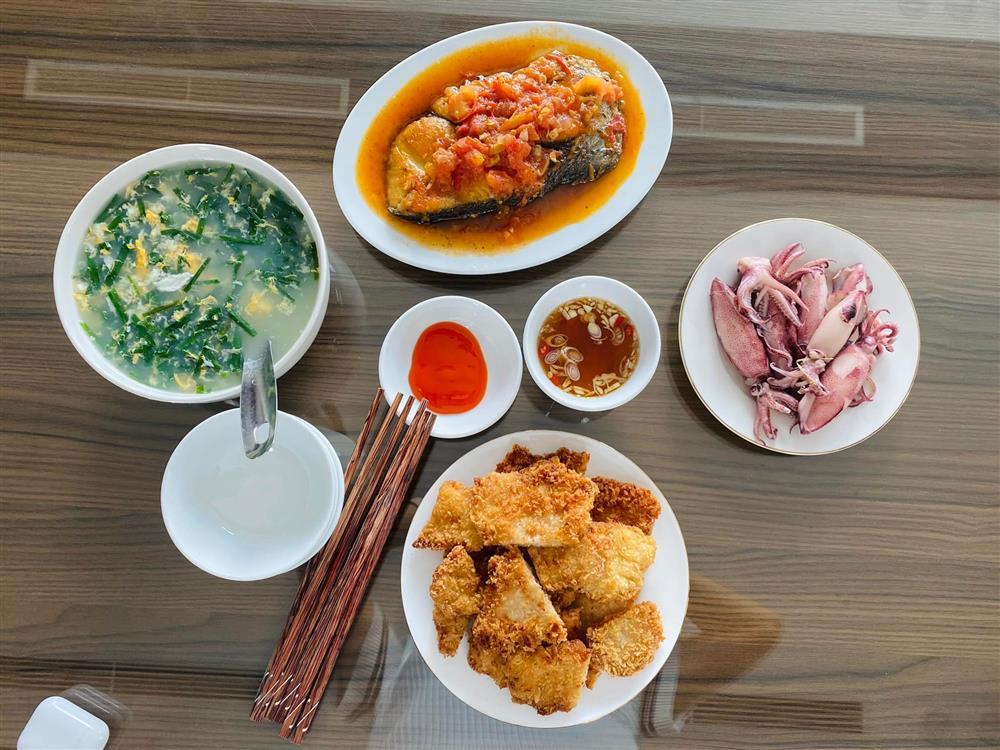 Dâu đảm khoe mâm cơm 3 người dưới 100k, nhà chồng khen hết sảy-7