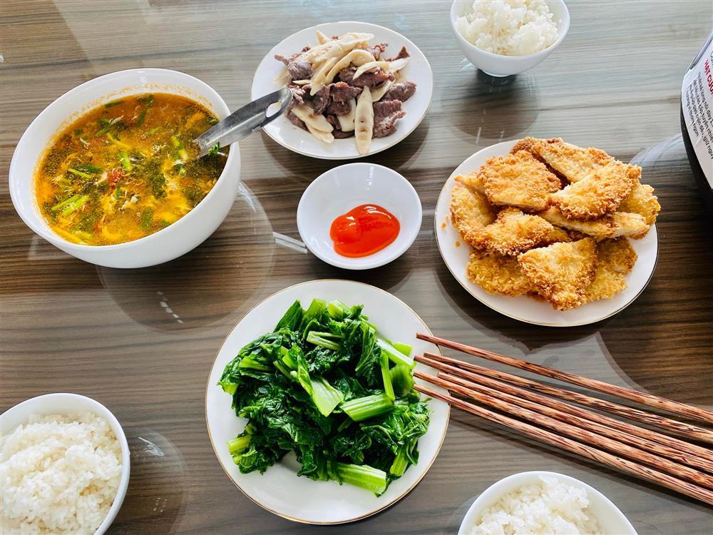 Dâu đảm khoe mâm cơm 3 người dưới 100k, nhà chồng khen hết sảy-8