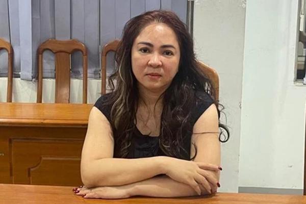 HOT: The latest picture of Mrs. Phuong Hang at the police station-1