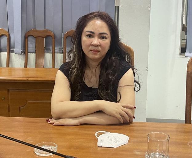 Trước khi bị bắt, bà Nguyễn Phương Hằng vẫn thông báo talkshow-1