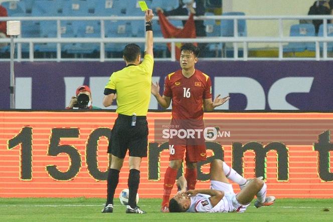 Thanh Chung is suspended, not with the Vietnamese team against Japan