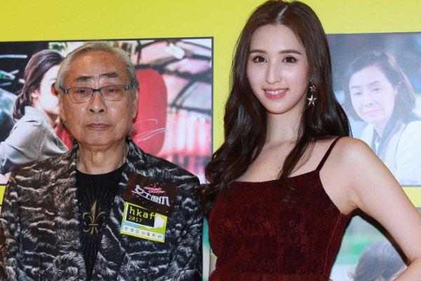 Beautiful Ha Ngao Nhi is dating a giant over 51 years old