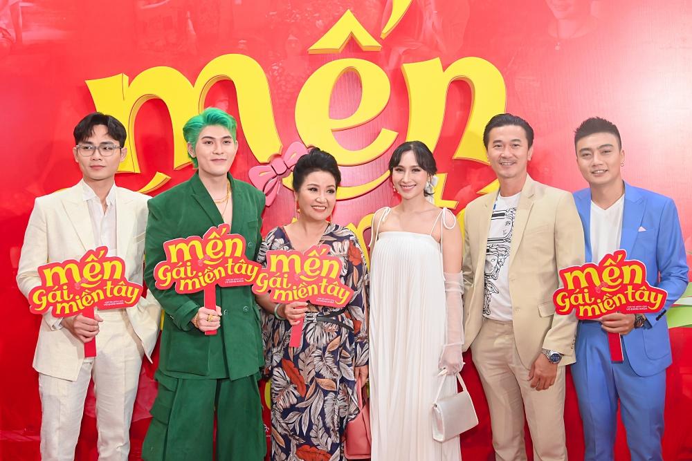 Hoài Linh tiếp tục vắng mặt, không dự ra mắt phim của cháu nuôi-1