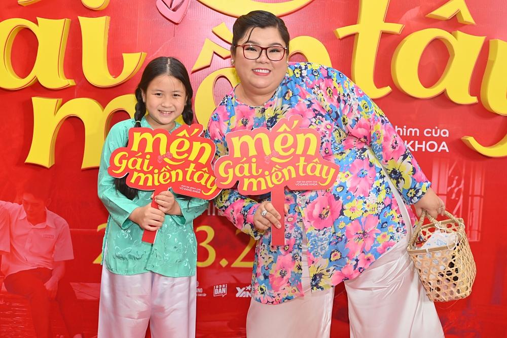 Hoài Linh tiếp tục vắng mặt, không dự ra mắt phim của cháu nuôi-10