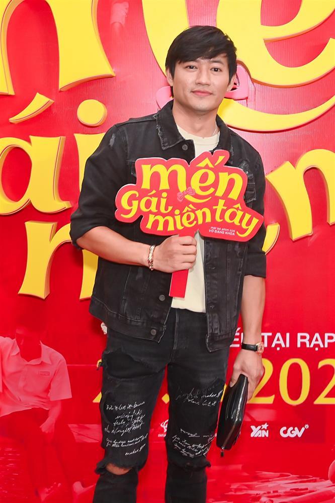 Hoài Linh tiếp tục vắng mặt, không dự ra mắt phim của cháu nuôi-9