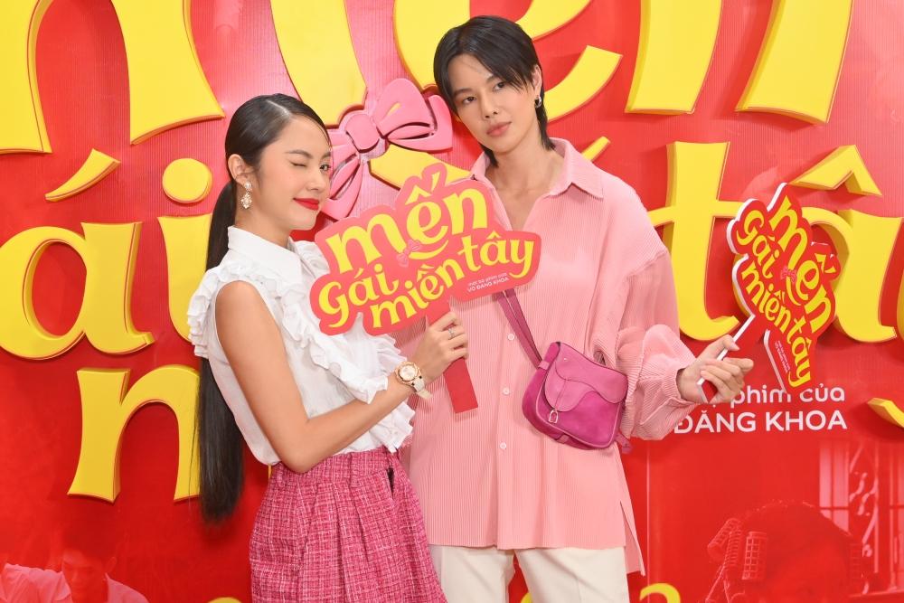 Hoài Linh tiếp tục vắng mặt, không dự ra mắt phim của cháu nuôi-12