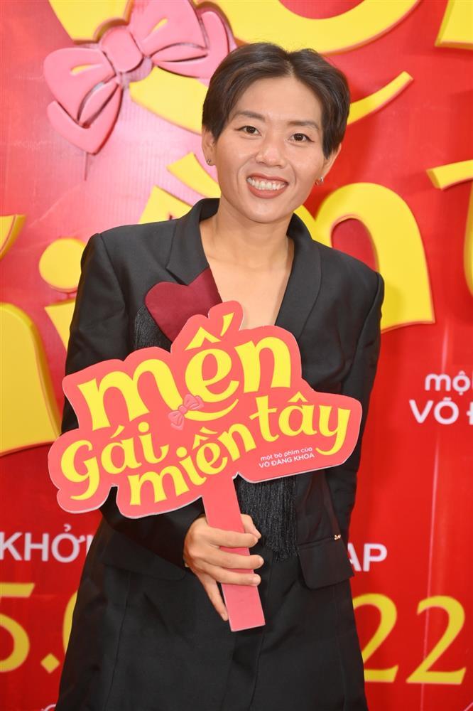 Hoài Linh tiếp tục vắng mặt, không dự ra mắt phim của cháu nuôi-13