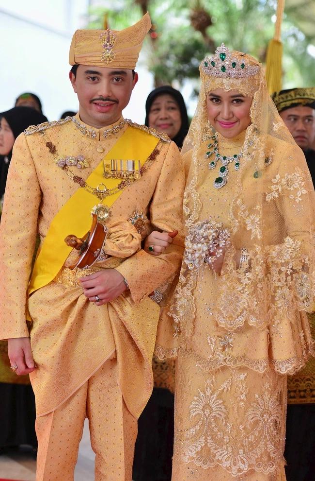 Đám cưới phủ vàng trong cung điện 1.788 phòng của Hoàng tử Brunei-1