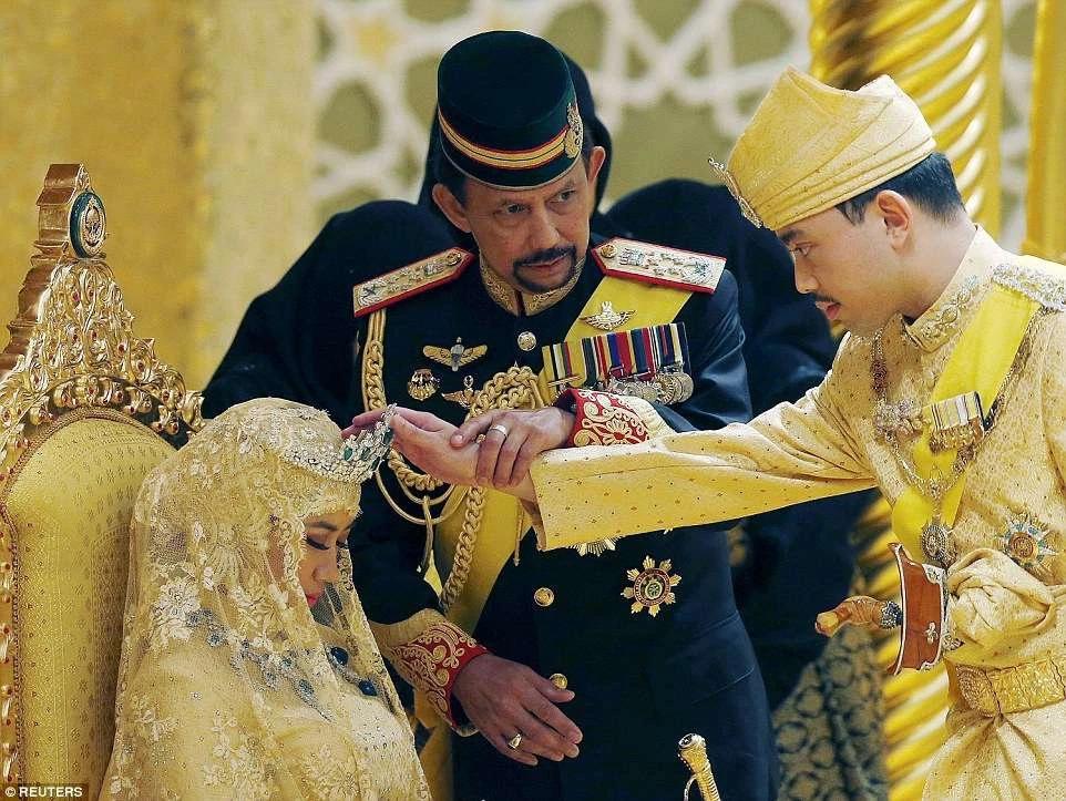 Đám cưới phủ vàng trong cung điện 1.788 phòng của Hoàng tử Brunei-5
