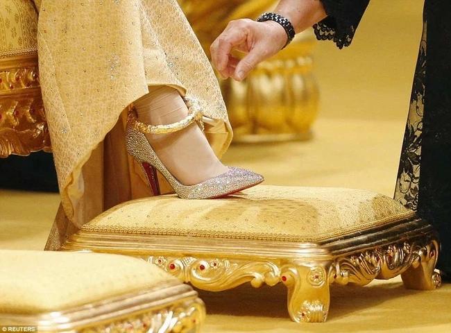 Đám cưới phủ vàng trong cung điện 1.788 phòng của Hoàng tử Brunei-6