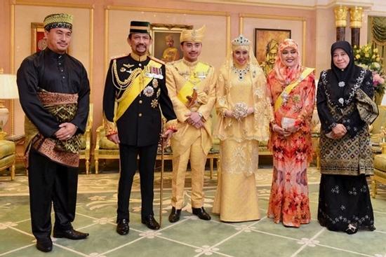 Đám cưới phủ vàng trong cung điện 1.788 phòng của Hoàng tử Brunei