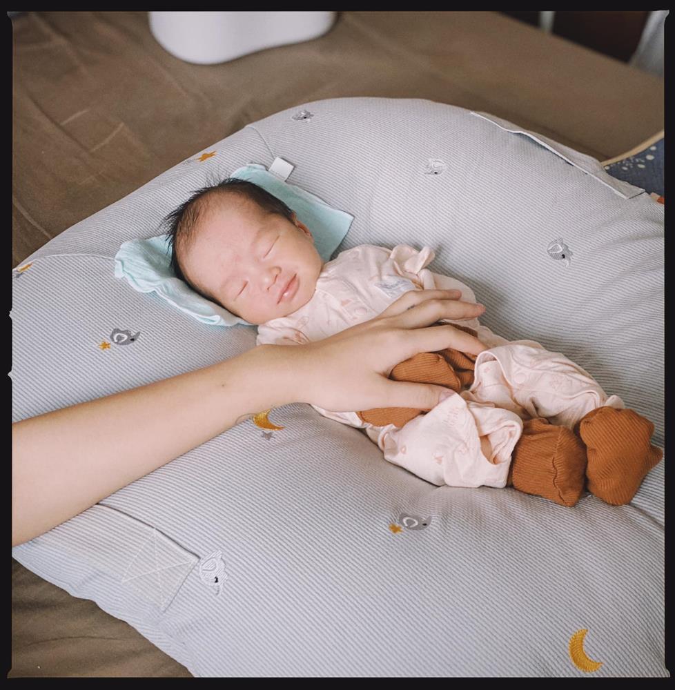 Em gái MC Diệp Chi khoe con 3 tháng tuổi, ngoại hình cưng xỉu-3