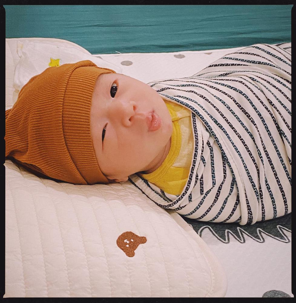 Em gái MC Diệp Chi khoe con 3 tháng tuổi, ngoại hình cưng xỉu-5