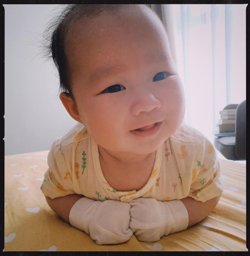 Em gái MC Diệp Chi khoe con 3 tháng tuổi, ngoại hình cưng xỉu-7