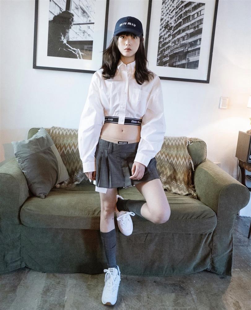 Mỹ nhân từ Á sang Âu đều chạy theo xu hướng Y2K gợi cảm-6