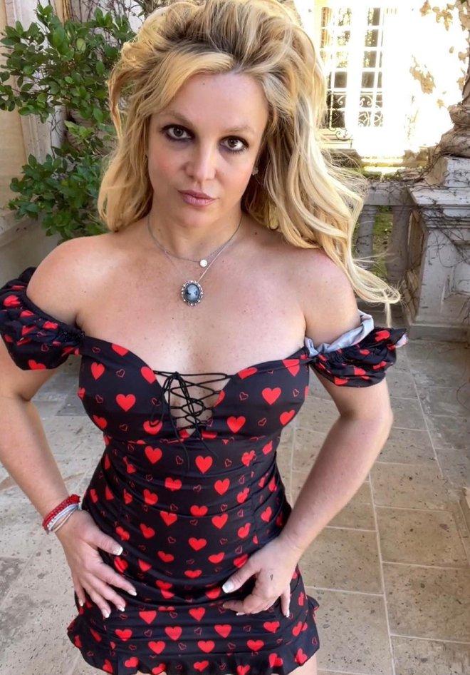 Britney Spears muốn phẫu thuật thẩm mỹ-1