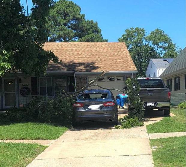 Các thánh xui xẻo tới mức nằm im cũng bị sao quả tạ chiếu vào đầu-7