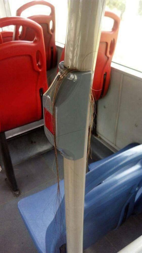 Các thánh xui xẻo tới mức nằm im cũng bị sao quả tạ chiếu vào đầu-10