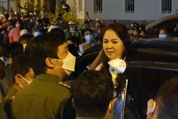 Điều tra người tung tin đồn bà Phương Hằng đã được thả về-2