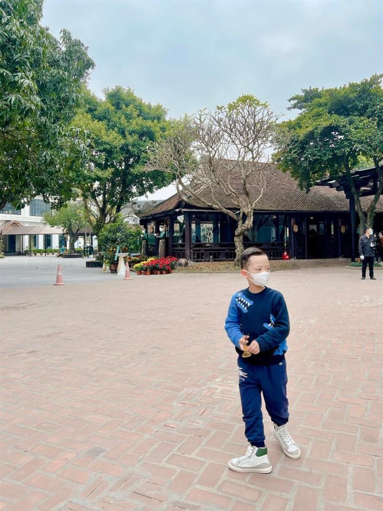 Ly Kute khoe loạt ảnh chưa từng công bố về con trai 6 tuổi-8