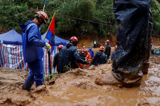 Trung Quốc xác nhận toàn bộ người trên máy bay gặp nạn đã thiệt mạng-1