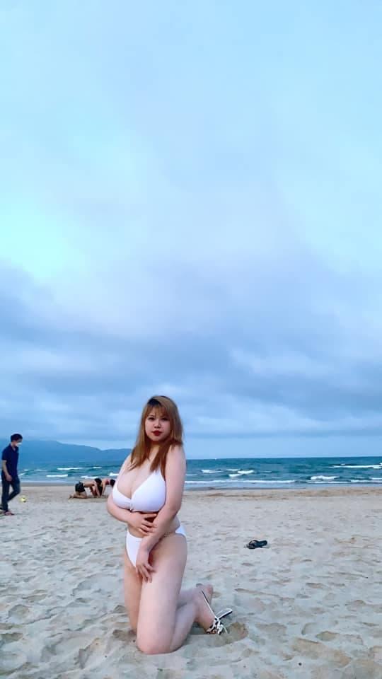 Hot girl Hải Dương show ảnh bikini chẳng chứa nổi vòng 1 khủng-1