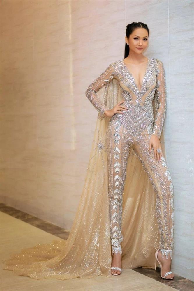 Mỹ nhân Việt khoe dáng đồ xuyên thấu: HHen Niê xứng danh cao thủ-5