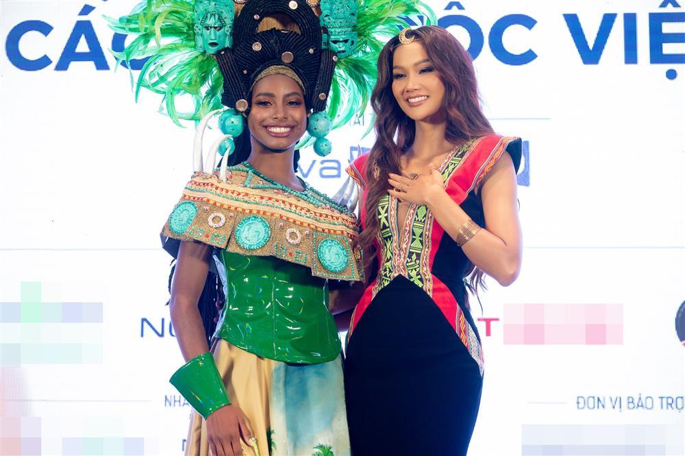 Hoa hậu các Dân tộc Việt Nam 2022 khởi động: Mẹ đẻ ở ẩn xuất hiện-9
