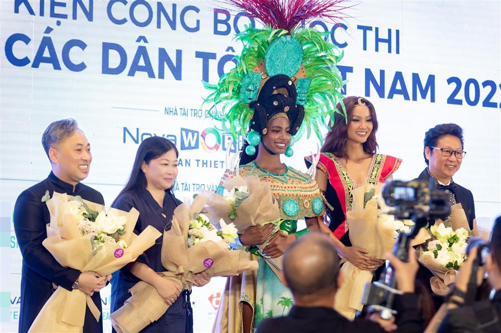 Hoa hậu các Dân tộc Việt Nam 2022 khởi động: Mẹ đẻ ở ẩn xuất hiện-12