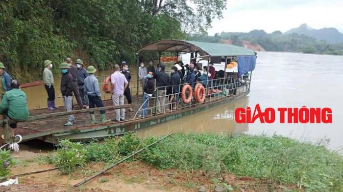 Tìm thấy thi thể người mẹ trong vụ 2 mẹ con đắm đò-1