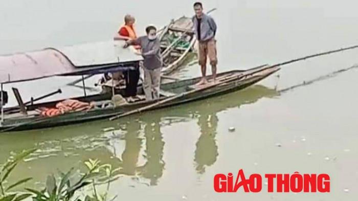 Tìm thấy thi thể người mẹ trong vụ 2 mẹ con đắm đò-3